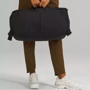 lululemon lab Convertible Large Duffle Bag 29L